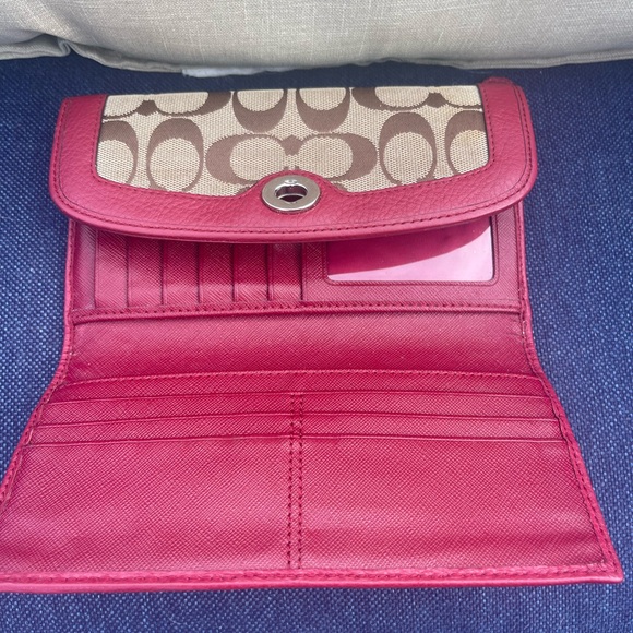 The Perfect Fall Coach Bag and Matching Wallet🍁Great used condition - Picture 8 of 11